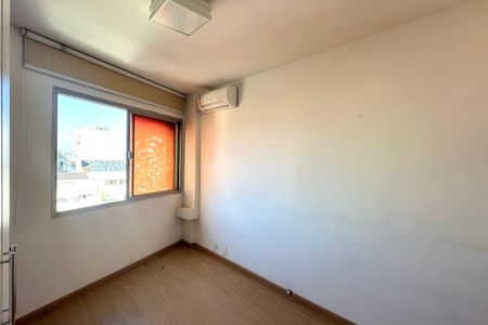 Apartamento à venda com 167m², 3 quartos e 2 vagas Apartamento à venda com 167m², 3 quartos e 2 vagasQuarto 1