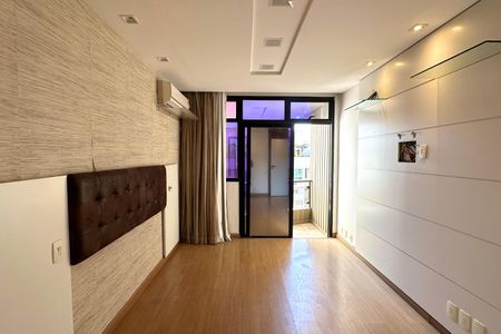 Apartamento à venda com 167m², 3 quartos e 2 vagas Apartamento à venda com 167m², 3 quartos e 2 vagasSuíte