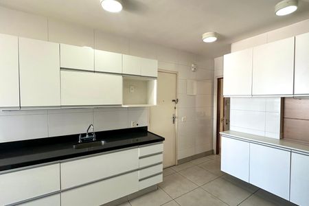 Apartamento à venda com 167m², 3 quartos e 2 vagas Apartamento à venda com 167m², 3 quartos e 2 vagasCozinha