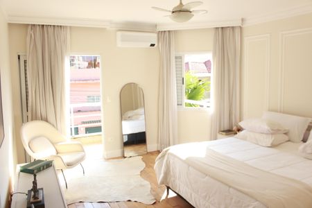 Casa à venda com 473m², 3 quartos e 8 vagasQuarto Suíte 1