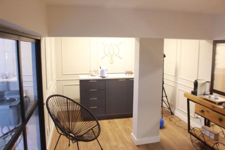 Casa à venda com 473m², 3 quartos e 8 vagasEscritório