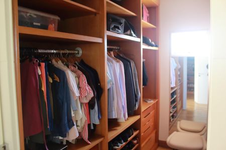 Casa à venda com 473m², 3 quartos e 8 vagasCloset da suíte 1