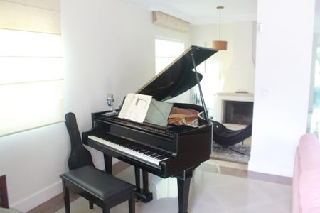 Casa à venda com 473m², 3 quartos e 8 vagasSala