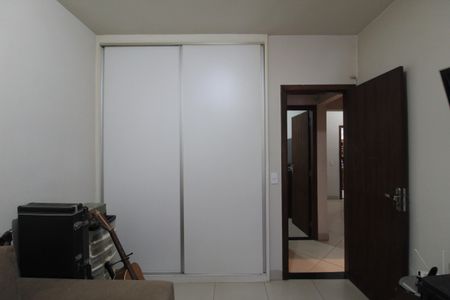 Apartamento à venda com 90m², 3 quartos e 2 vagasQuarto 2