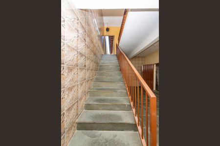 Casa à venda com 260m², 3 quartos e 4 vagasEscada