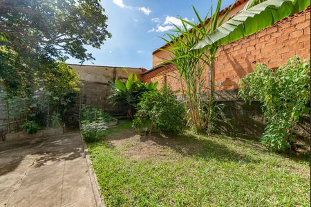 Casa à venda com 260m², 3 quartos e 4 vagasQuintal