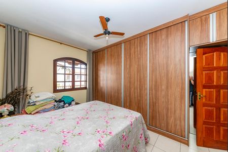 Casa à venda com 260m², 3 quartos e 4 vagasQuarto 1