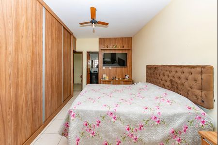 Casa à venda com 260m², 3 quartos e 4 vagasQuarto 1