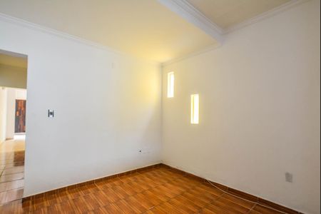 Casa à venda com 100m², 2 quartos e 2 vagasSala