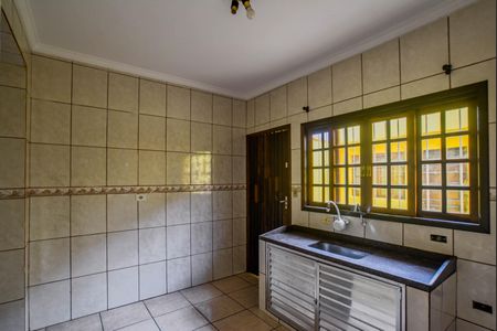 Casa à venda com 100m², 2 quartos e 2 vagasCozinha