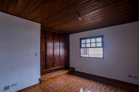 Casa à venda com 100m², 2 quartos e 2 vagasSuíte