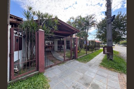 Casa para alugar com 200m², 3 quartos e 3 vagas Casa para alugar com 200m², 3 quartos e 3 vagasFachada