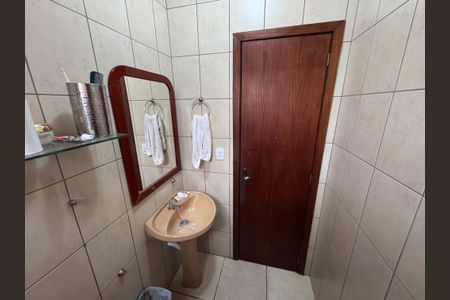 Casa para alugar com 200m², 3 quartos e 3 vagas Casa para alugar com 200m², 3 quartos e 3 vagasBanheiro