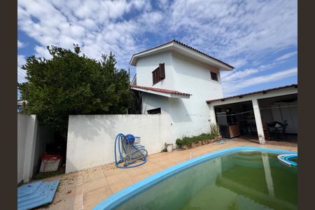 Casa para alugar com 200m², 3 quartos e 3 vagas Casa para alugar com 200m², 3 quartos e 3 vagasPiscina