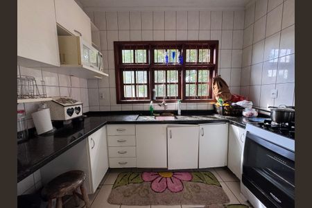 Casa para alugar com 200m², 3 quartos e 3 vagas Casa para alugar com 200m², 3 quartos e 3 vagasCozinha