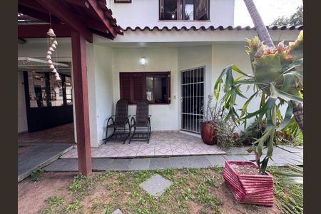 Casa para alugar com 200m², 3 quartos e 3 vagas Casa para alugar com 200m², 3 quartos e 3 vagasQuintal