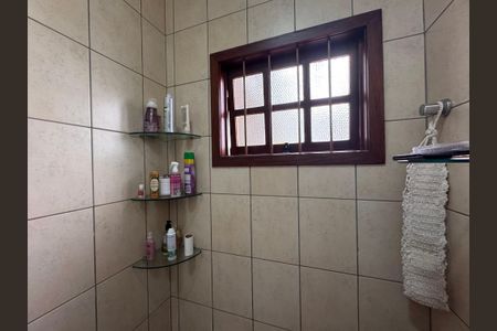 Casa para alugar com 200m², 3 quartos e 3 vagas Casa para alugar com 200m², 3 quartos e 3 vagasBanheiro