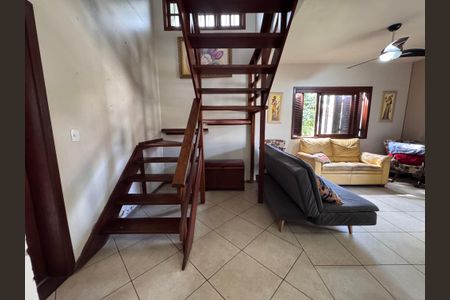 Casa para alugar com 200m², 3 quartos e 3 vagas Casa para alugar com 200m², 3 quartos e 3 vagasSala
