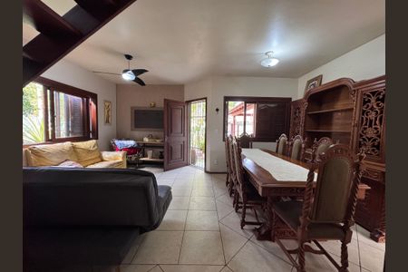 Casa para alugar com 200m², 3 quartos e 3 vagas Casa para alugar com 200m², 3 quartos e 3 vagasSala