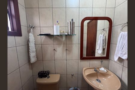 Casa para alugar com 200m², 3 quartos e 3 vagas Casa para alugar com 200m², 3 quartos e 3 vagasBanheiro