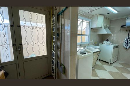 Casa de condomínio à venda com 160m², 4 quartos e 3 vagas Casa de condomínio à venda com 160m², 4 quartos e 3 vagasÁrea de Serviço