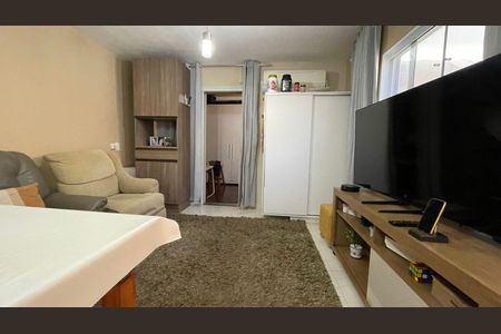 Casa de condomínio à venda com 160m², 4 quartos e 3 vagas Casa de condomínio à venda com 160m², 4 quartos e 3 vagasSala