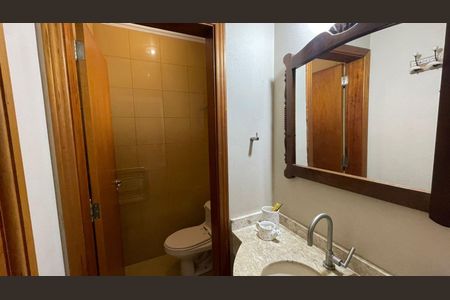 Casa de condomínio à venda com 160m², 4 quartos e 3 vagas Casa de condomínio à venda com 160m², 4 quartos e 3 vagasBanheiro 1
