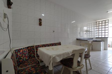 Apartamento para alugar com 150m², 3 quartos e 2 vagas Apartamento para alugar com 150m², 3 quartos e 2 vagasCozinha - Armários