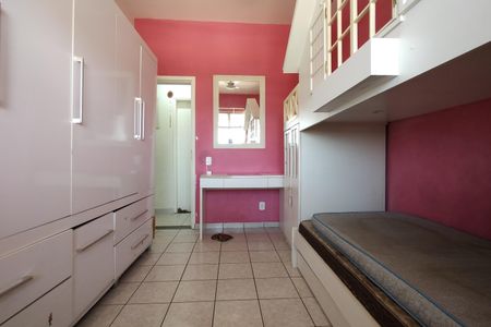 Apartamento para alugar com 150m², 3 quartos e 2 vagas Apartamento para alugar com 150m², 3 quartos e 2 vagasQuarto 1 - Armários