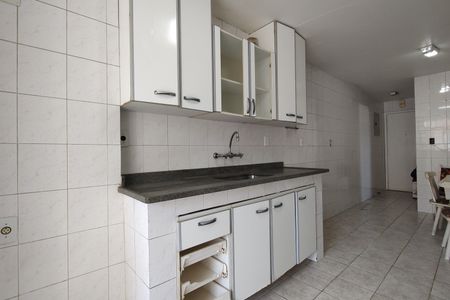 Apartamento para alugar com 150m², 3 quartos e 2 vagas Apartamento para alugar com 150m², 3 quartos e 2 vagasCozinha - Armários