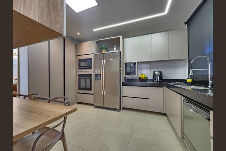 Casa de condomínio à venda com 220m², 4 quartos e 4 vagas Casa de condomínio à venda com 220m², 4 quartos e 4 vagasCozinha