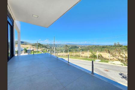 Casa de condomínio à venda com 220m², 4 quartos e 4 vagas Casa de condomínio à venda com 220m², 4 quartos e 4 vagasVaranda da Suíte