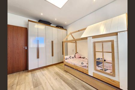 Casa de condomínio à venda com 220m², 4 quartos e 4 vagas Casa de condomínio à venda com 220m², 4 quartos e 4 vagasQuarto 2