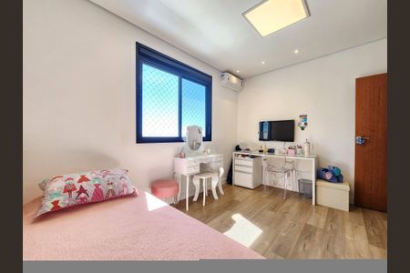 Casa de condomínio à venda com 220m², 4 quartos e 4 vagas Casa de condomínio à venda com 220m², 4 quartos e 4 vagasQuarto 3