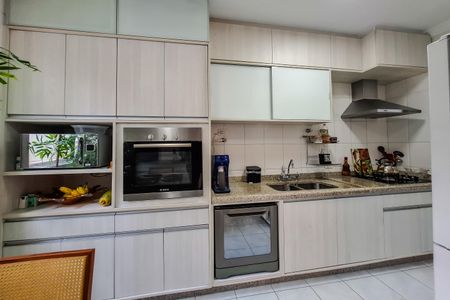 Apartamento à venda com 123m², 3 quartos e 2 vagas Apartamento à venda com 123m², 3 quartos e 2 vagasCozinha