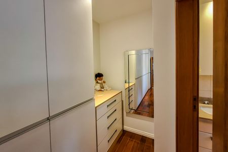 Apartamento à venda com 123m², 3 quartos e 2 vagas Apartamento à venda com 123m², 3 quartos e 2 vagasSuíte