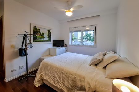 Apartamento à venda com 123m², 3 quartos e 2 vagas Apartamento à venda com 123m², 3 quartos e 2 vagasSuíte