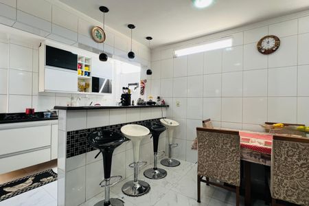 Casa à venda com 126m², 3 quartos e 3 vagas Casa à venda com 126m², 3 quartos e 3 vagasCozinha