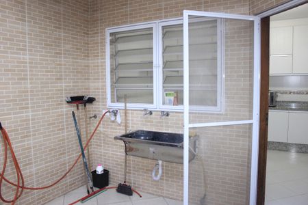 Casa à venda com 188m², 3 quartos e 2 vagasLavanderia e churrasqueira