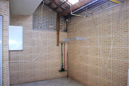 Casa à venda com 188m², 3 quartos e 2 vagasLavanderia e churrasqueira