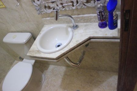 Casa à venda com 188m², 3 quartos e 2 vagasLavabo