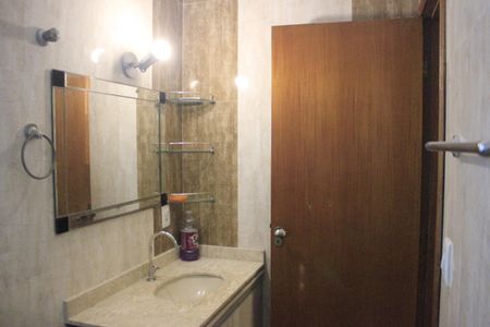 Casa à venda com 188m², 3 quartos e 2 vagasBanheiro da Suíte 2