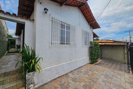 Casa à venda com 360m², 4 quartos e 2 vagas Casa à venda com 360m², 4 quartos e 2 vagasGaragem