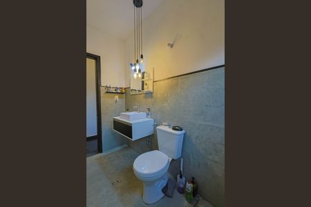 Casa à venda com 360m², 4 quartos e 2 vagas Casa à venda com 360m², 4 quartos e 2 vagasBanheiro