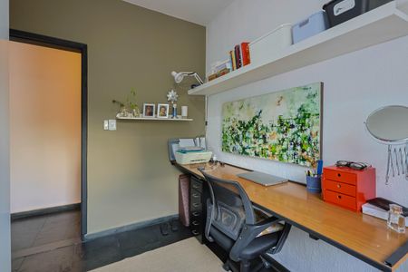 Casa à venda com 360m², 4 quartos e 2 vagas Casa à venda com 360m², 4 quartos e 2 vagasQuarto 1