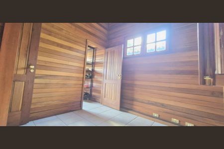 Casa de condomínio à venda com 800m², 5 quartos e 3 vagas Casa de condomínio à venda com 800m², 5 quartos e 3 vagasQuarto 3