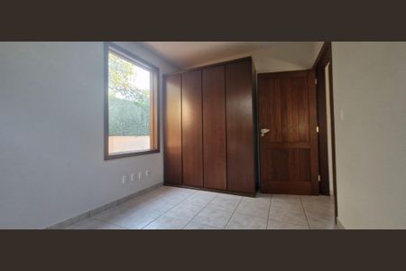 Casa de condomínio à venda com 800m², 5 quartos e 3 vagas Casa de condomínio à venda com 800m², 5 quartos e 3 vagasQuarto 1 - Casa 2