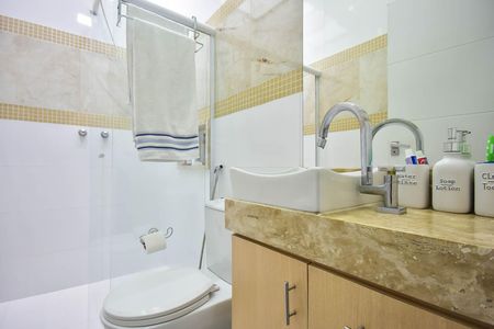 Casa à venda com 280m², 3 quartos e 4 vagas Casa à venda com 280m², 3 quartos e 4 vagasBanheiro Suíte 2