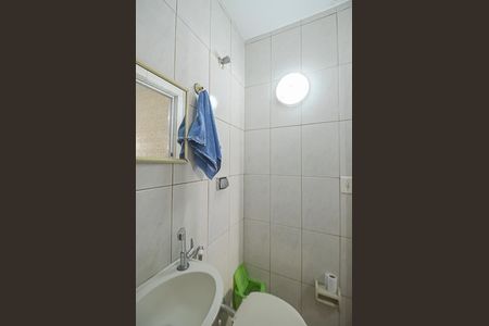 Casa à venda com 162m², 3 quartos e 2 vagas Casa à venda com 162m², 3 quartos e 2 vagasBanheiro de serviço
