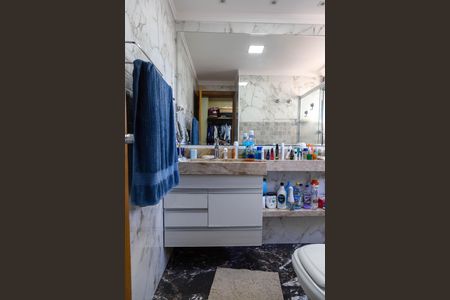 Apartamento à venda com 165m², 3 quartos e 2 vagas Apartamento à venda com 165m², 3 quartos e 2 vagasBanheiro da Suíte 3